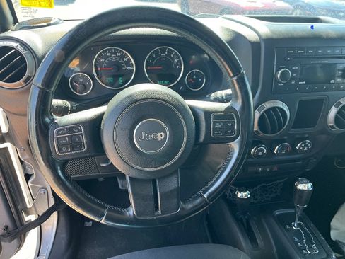 Used 2016 Jeep Wrangler Unlimited Sport w/ Max Tow Package AWD/4WD image 10