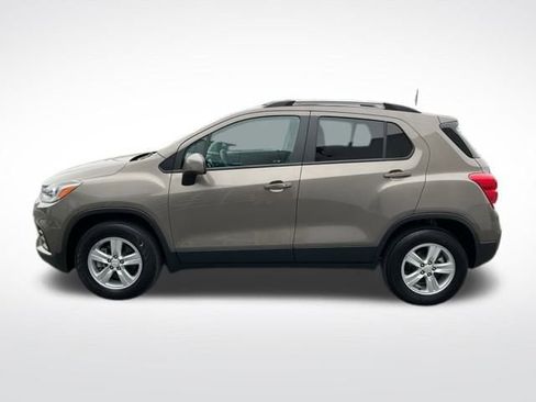 Certified 2022 Chevrolet Trax LT w/ LT Convenience Package image 4