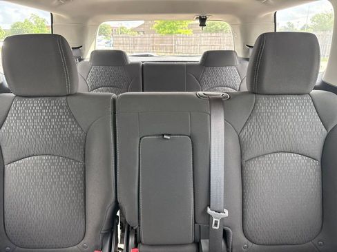 Used 2016 GMC Acadia SLE FWD image 11