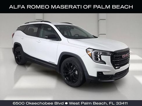 Used 2022 GMC Terrain SLT w/ Elevation Edition FWD image 1