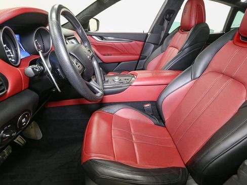 Used 2020 Maserati Levante S GranSport image 48