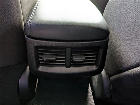 Used 2022 Dodge Challenger SXT AWD/4WD image 17