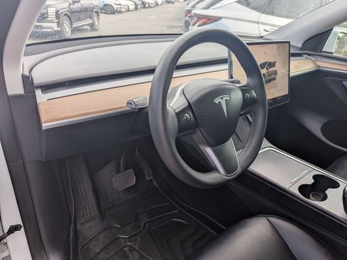 Used 2023 Tesla Model Y Long Range AWD/4WD image 15