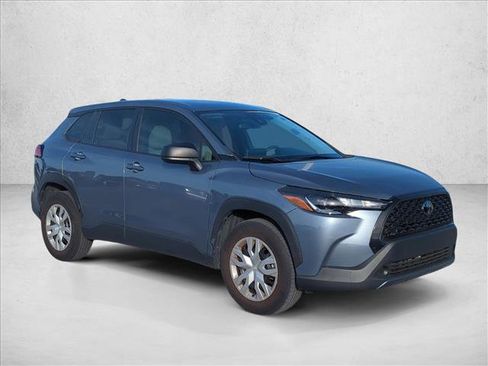 Used 2022 Toyota Corolla Cross L image 3