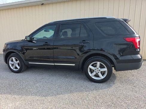 Used 2016 Ford Explorer XLT w/ Equipment Group 201A image 8