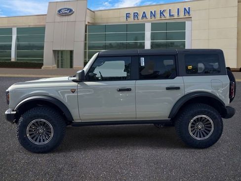 New 2026 Ford Bronco Badlands AWD/4WD image 4