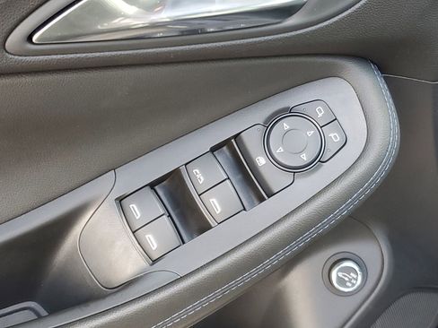 Used 2025 Buick Encore GX Sport Touring image 18