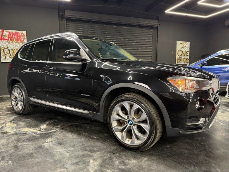 Used 2017 BMW X3 sDrive28i RWD image 3