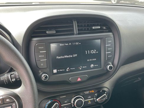 Used 2025 Kia Soul LX w/ LX Technology Package image 20