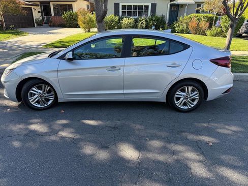Used 2020 Hyundai Elantra SEL image 3