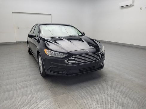 Used 2018 Ford Fusion SE w/ Fusion SE Technology Package image 14