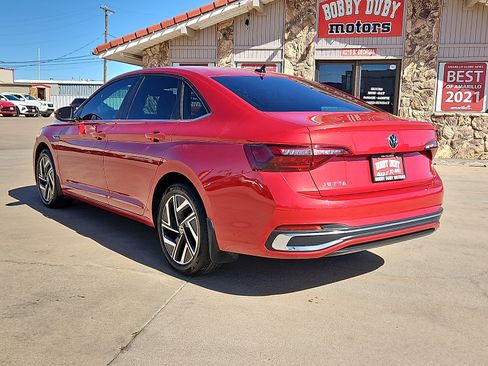 Used 2024 Volkswagen Jetta SEL image 2