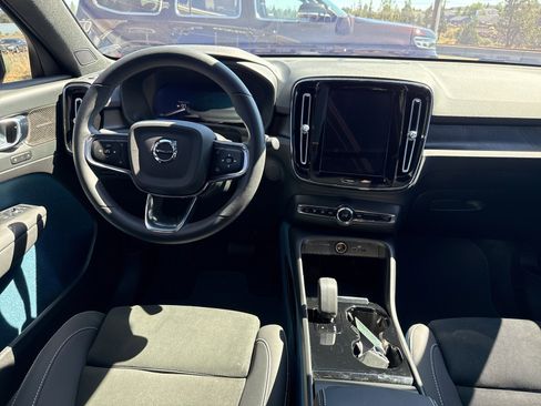 Used 2023 Volvo C40 P8 Recharge Ultimate image 19