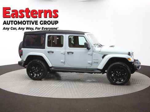 Used 2024 Jeep Wrangler Unlimited Sahara w/ Technology Group AWD/4WD image 46