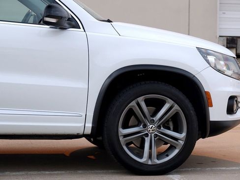 Used 2017 Volkswagen Tiguan Sport image 28