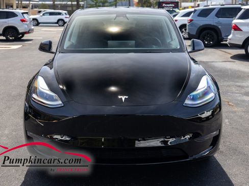 Used 2022 Tesla Model Y Long Range image 5
