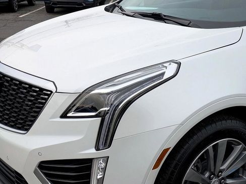 Certified 2025 Cadillac XT5 Premium Luxury image 9