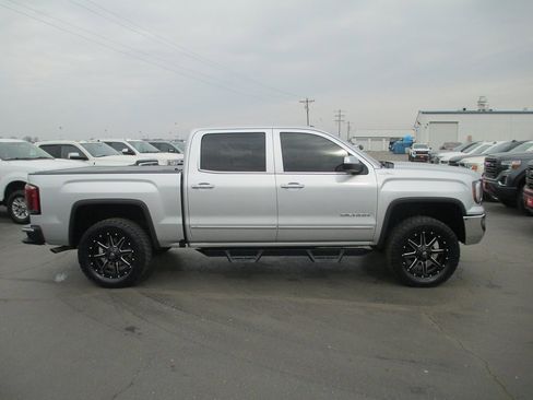 Used 2018 GMC Sierra 1500 SLT w/ SLT Premium Package image 2