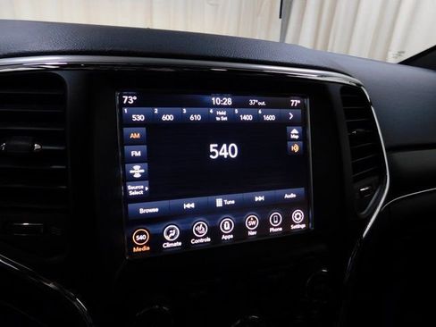 Used 2018 Jeep Grand Cherokee Limited w/ Luxury Group II image 28