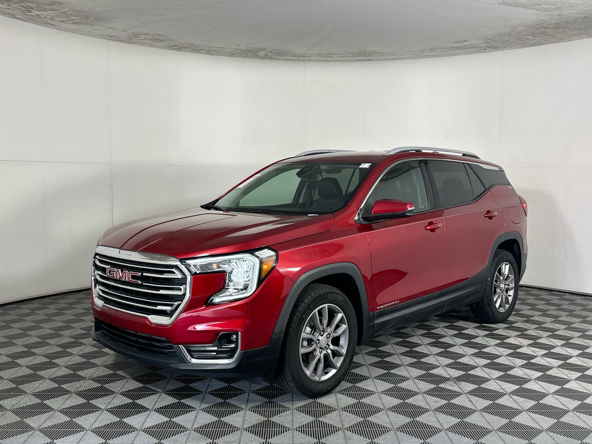 Used 2024 GMC Terrain SLT AWD/4WD image 7
