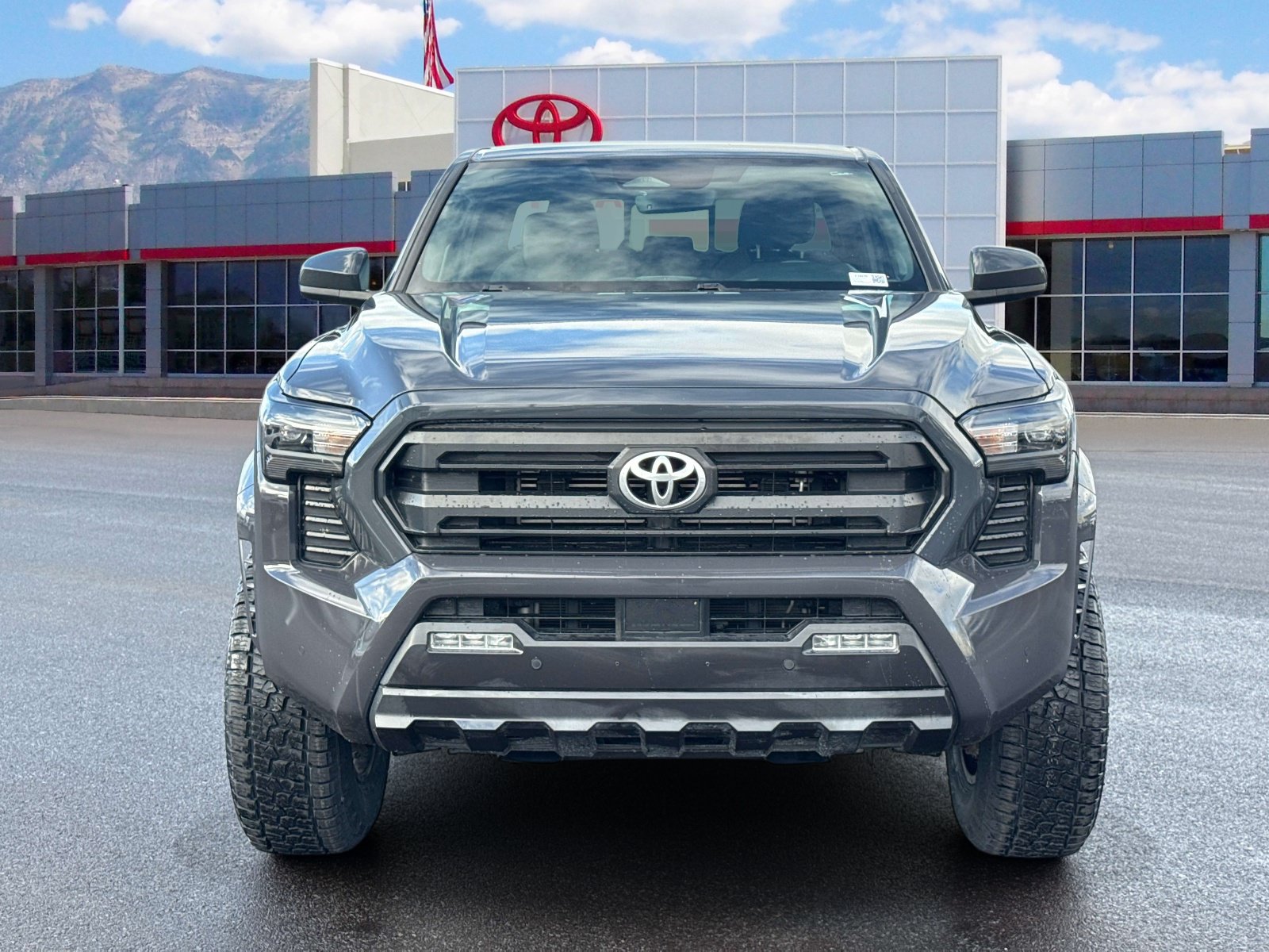 Used 2024 Toyota Tacoma SR5 AWD/4WD image 2