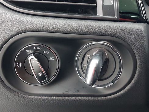 Used 2025 Porsche Macan S image 28