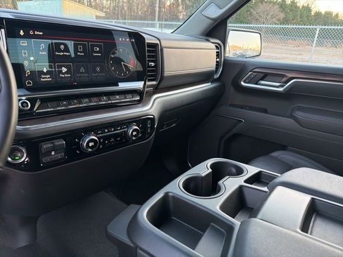 Used 2025 GMC Sierra 1500 SLT image 18