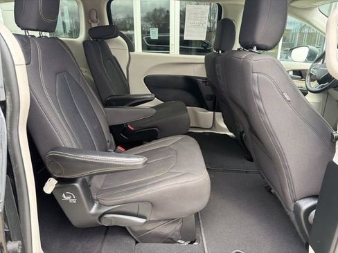 Used 2024 Chrysler Voyager LX FWD image 16