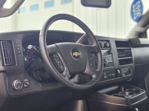 Used 2022 Chevrolet Express 3500 w/ Power Convenience Package RWD image 11