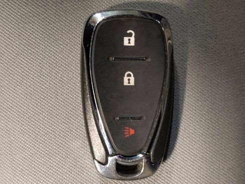 Used 2019 Chevrolet Equinox LS w/ LS Convenience Package image 32