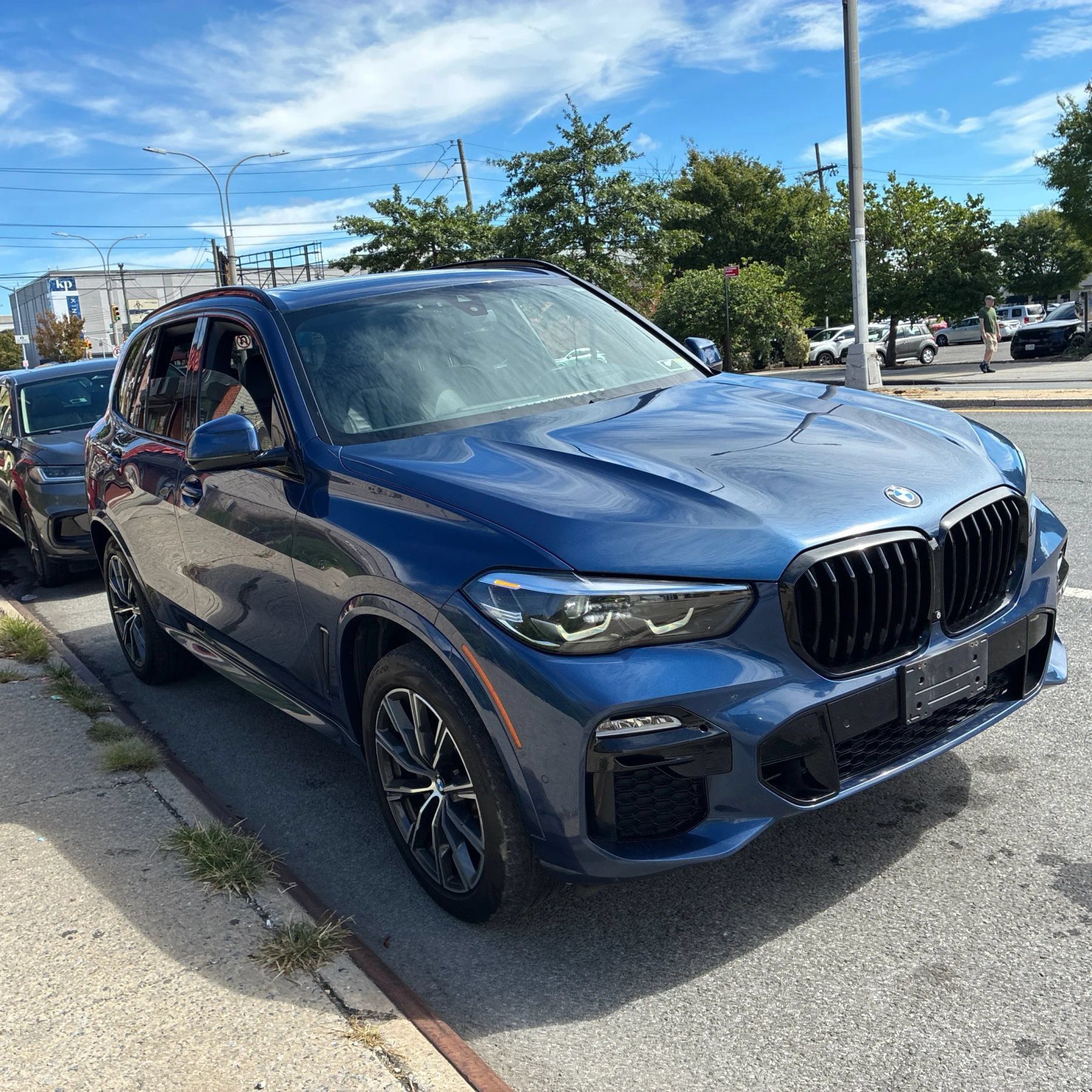 Used 2020 BMW X5 xDrive40i w/ M Sport Package AWD/4WD image 1