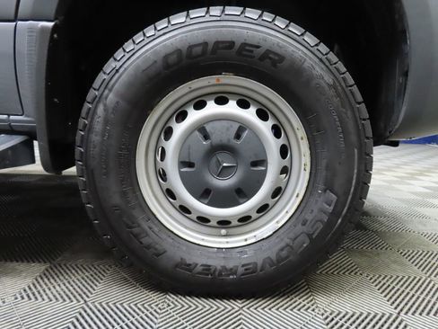 Used 2021 Mercedes-Benz Sprinter 2500 image 7