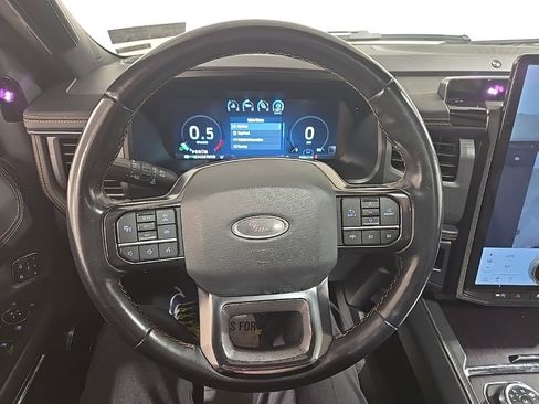 Used 2023 Ford Expedition Platinum image 12