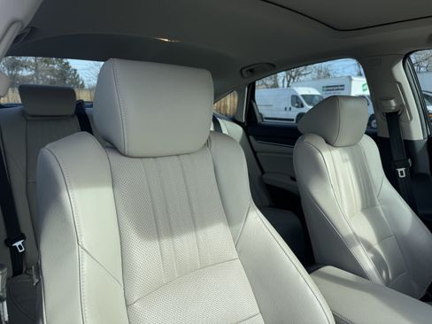 Used 2018 Honda Accord Touring image 22