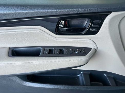 Used 2021 Honda Odyssey Touring image 11