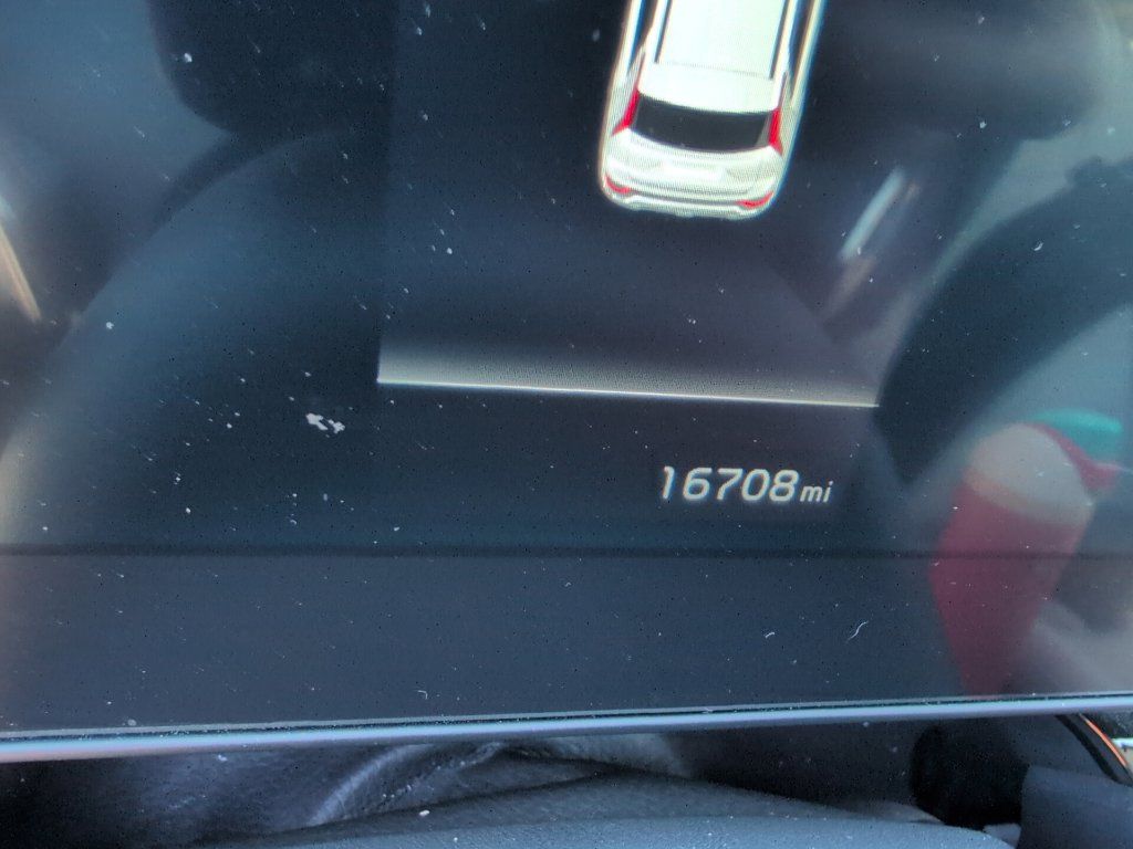 Used 2024 Kia Niro EX FWD image 6
