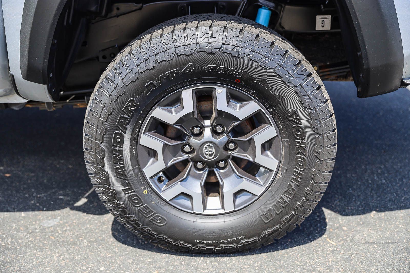 Used 2021 Toyota Tacoma TRD Off-Road w/ Technology Package AWD/4WD image 9