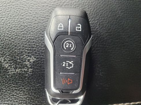 Used 2015 Ford F150 Lariat w/ Equipment Group 502A Luxury AWD/4WD image 32