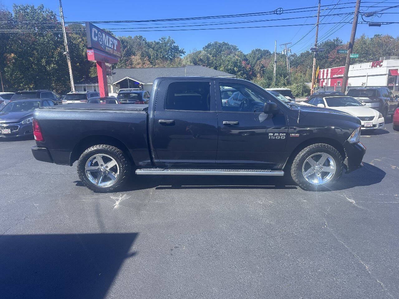 Used 2016 RAM 1500 Express AWD/4WD image 3
