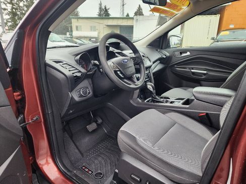 Used 2018 Ford Escape SE image 12