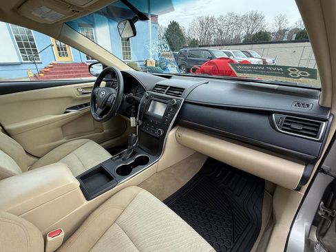 Used 2015 Toyota Camry LE image 21