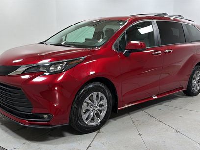 Certified 2025 Toyota Sienna XLE
