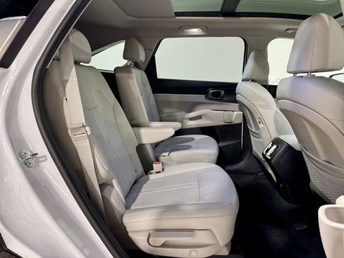 Used 2024 Kia Sorento EX w/ Panoramic Sunroof Package image 33