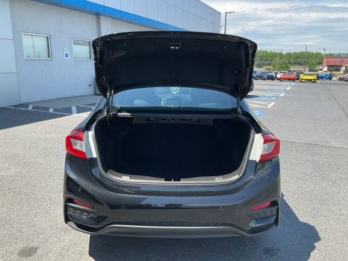Used 2017 Chevrolet Cruze Premier FWD image 17