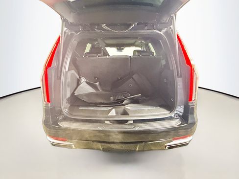 Used 2021 Cadillac Escalade Premium Luxury AWD/4WD image 35