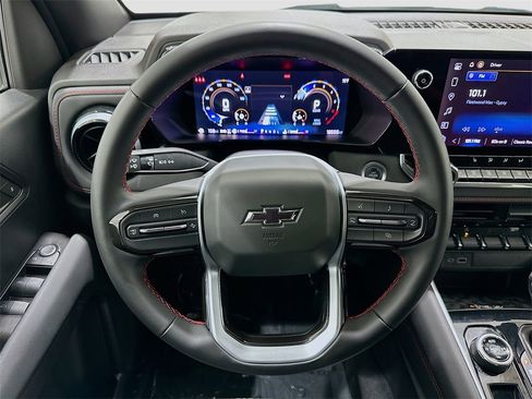 Used 2024 Chevrolet Colorado Z71 w/ Z71 Convenience Package 2 image 11