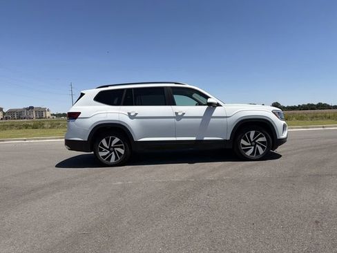Used 2024 Volkswagen Atlas SE FWD image 6