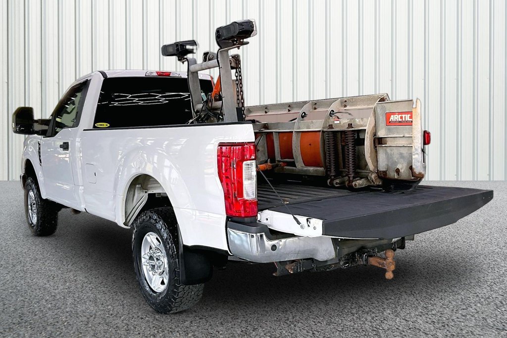Used 2017 Ford F350 XLT w/ XLT Value Package AWD/4WD image 4