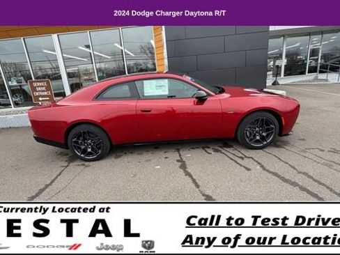 Used 2024 Dodge Charger Daytona R/T w/ Plus Group AWD/4WD image 12