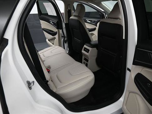 Certified 2024 Ford Edge Titanium AWD/4WD image 15